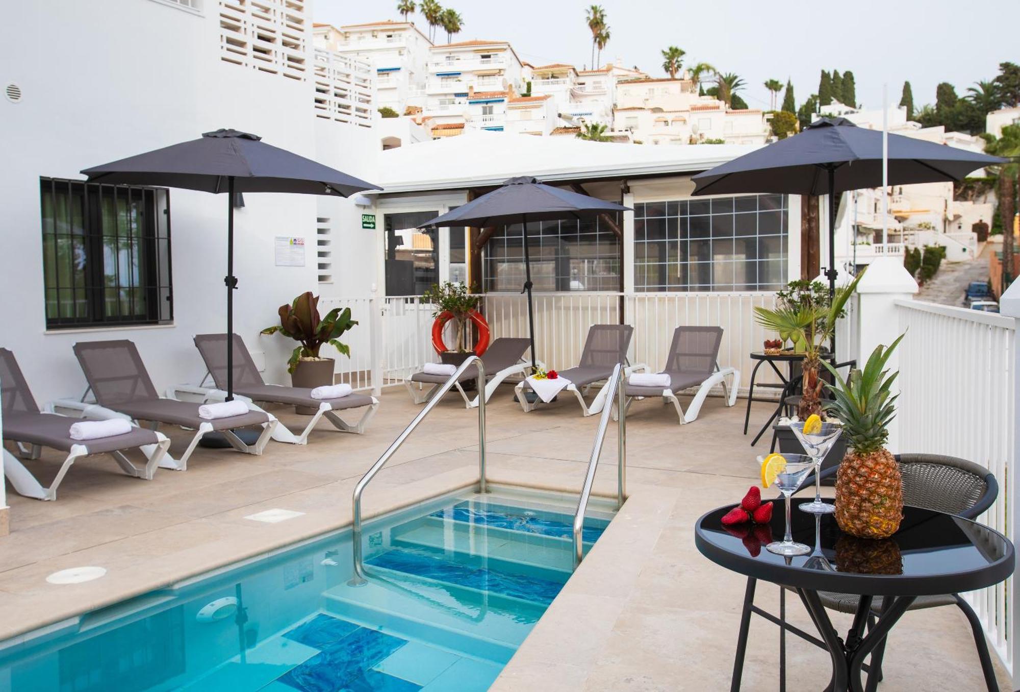 Boutique Rooms Playa Burriana ネルハ エクステリア 写真