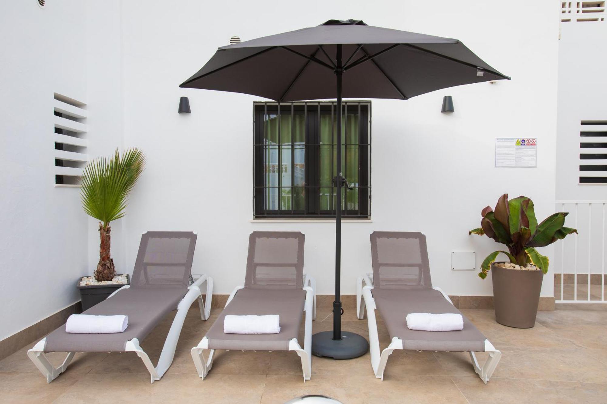 Boutique Rooms Playa Burriana ネルハ エクステリア 写真