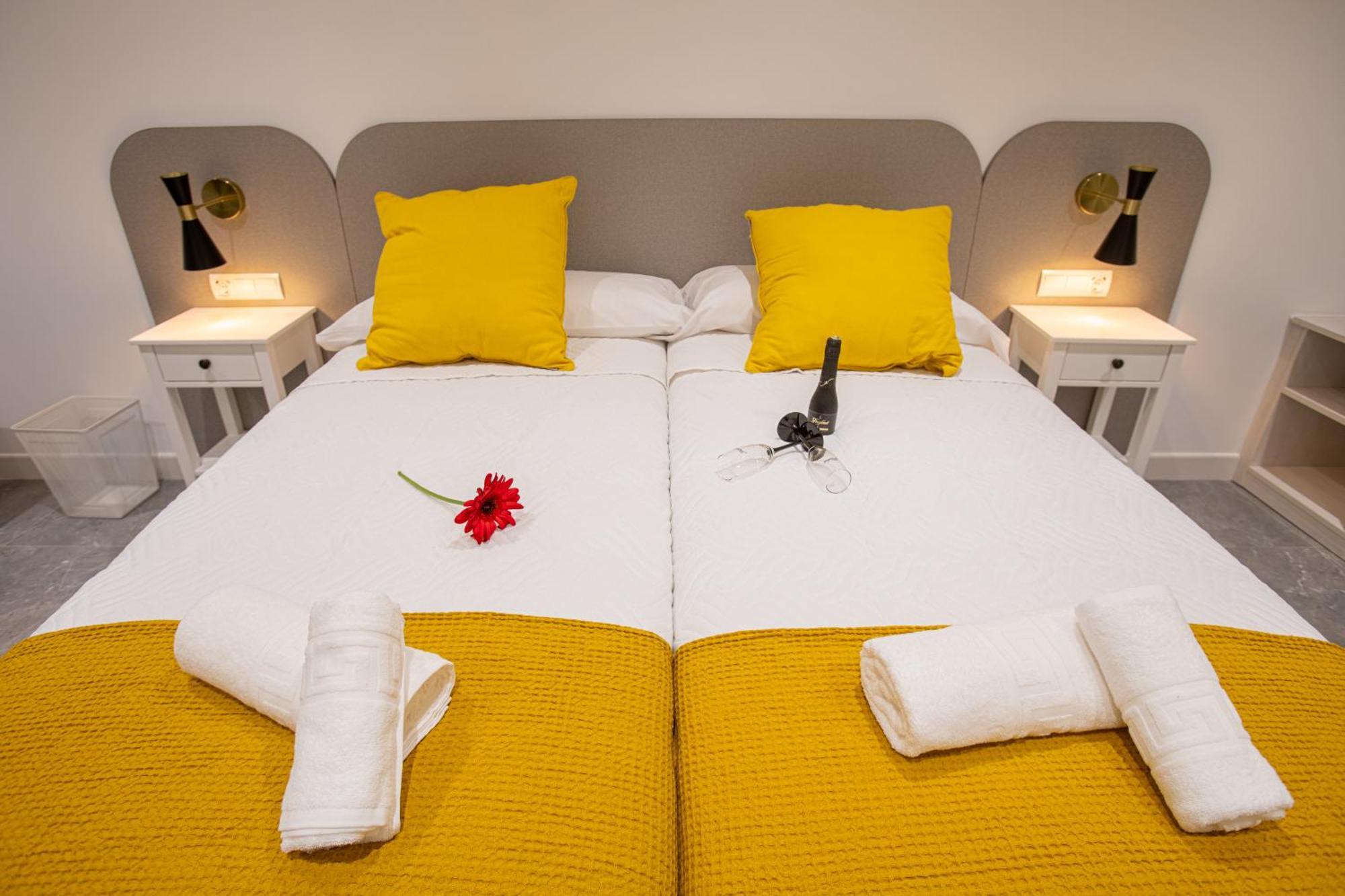 Boutique Rooms Playa Burriana ネルハ エクステリア 写真