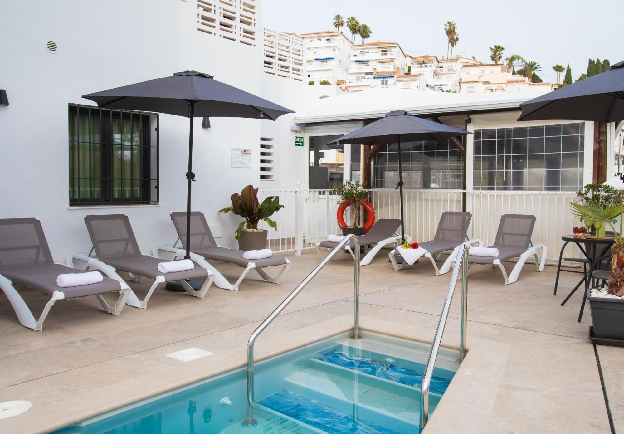 Boutique Rooms Playa Burriana ネルハ エクステリア 写真